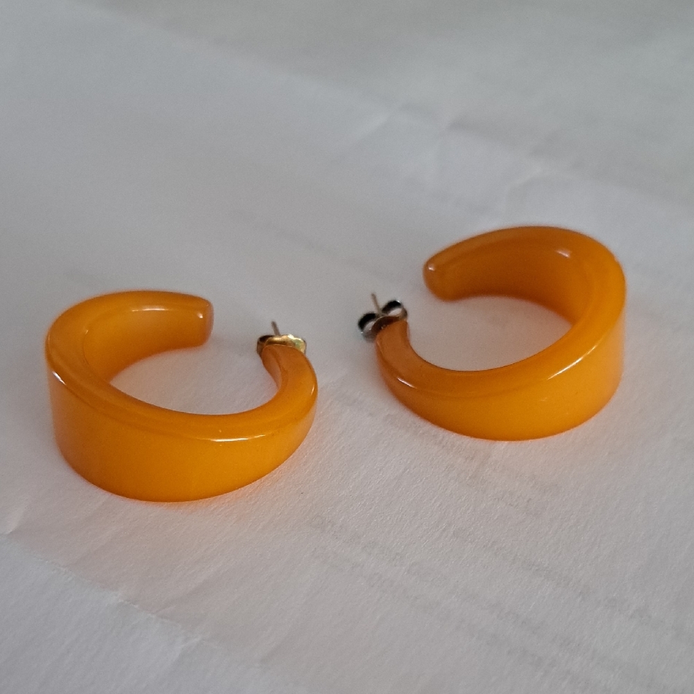 Vintage Bakelite Hoop Earrings